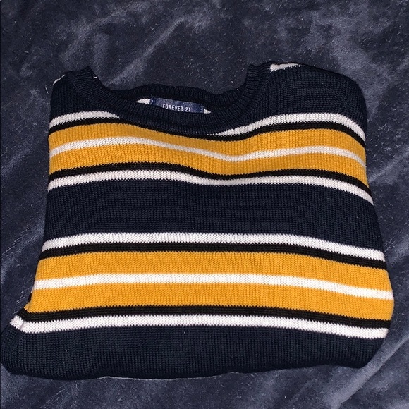 Forever 21 Sweaters - Long sleeve sweater Forever 21 Sweaters - Long sleeve sweater